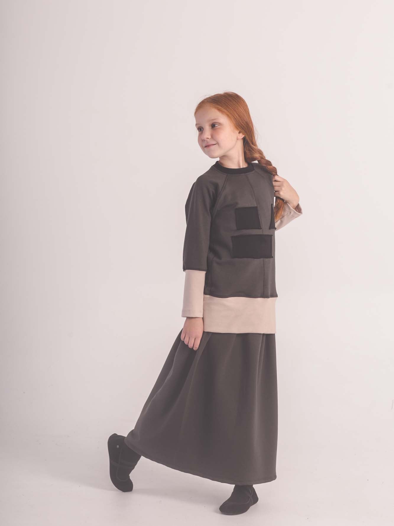 FELPA GRIS, NEGRA Y BEIGE