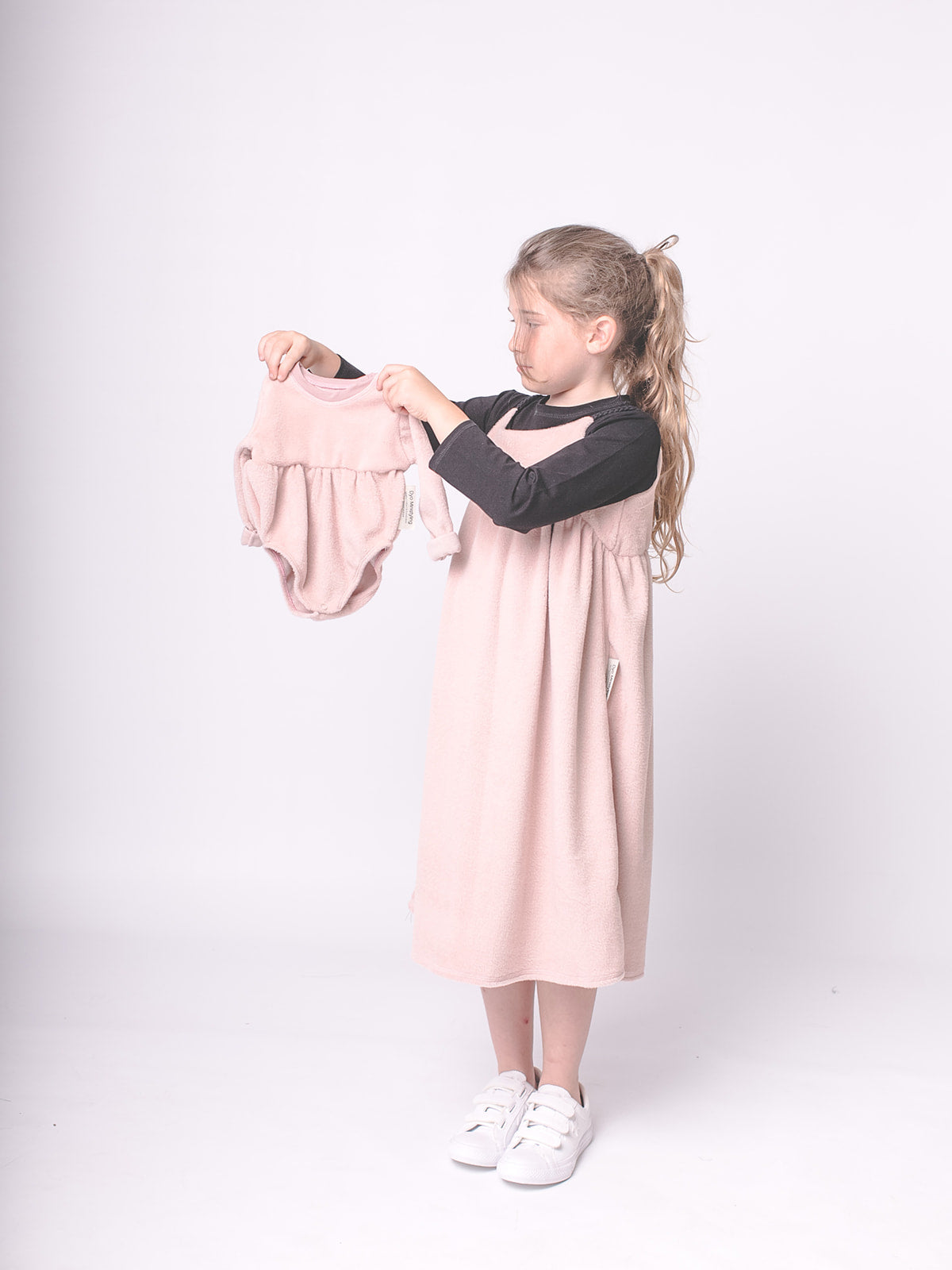 VESTIDO TIRANTES DE NIÑA COLOR ROSA NUDE