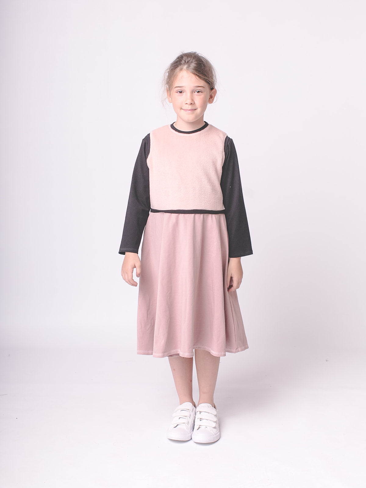 VESTIDO DE NIÑA COLOR ROSA NUDE