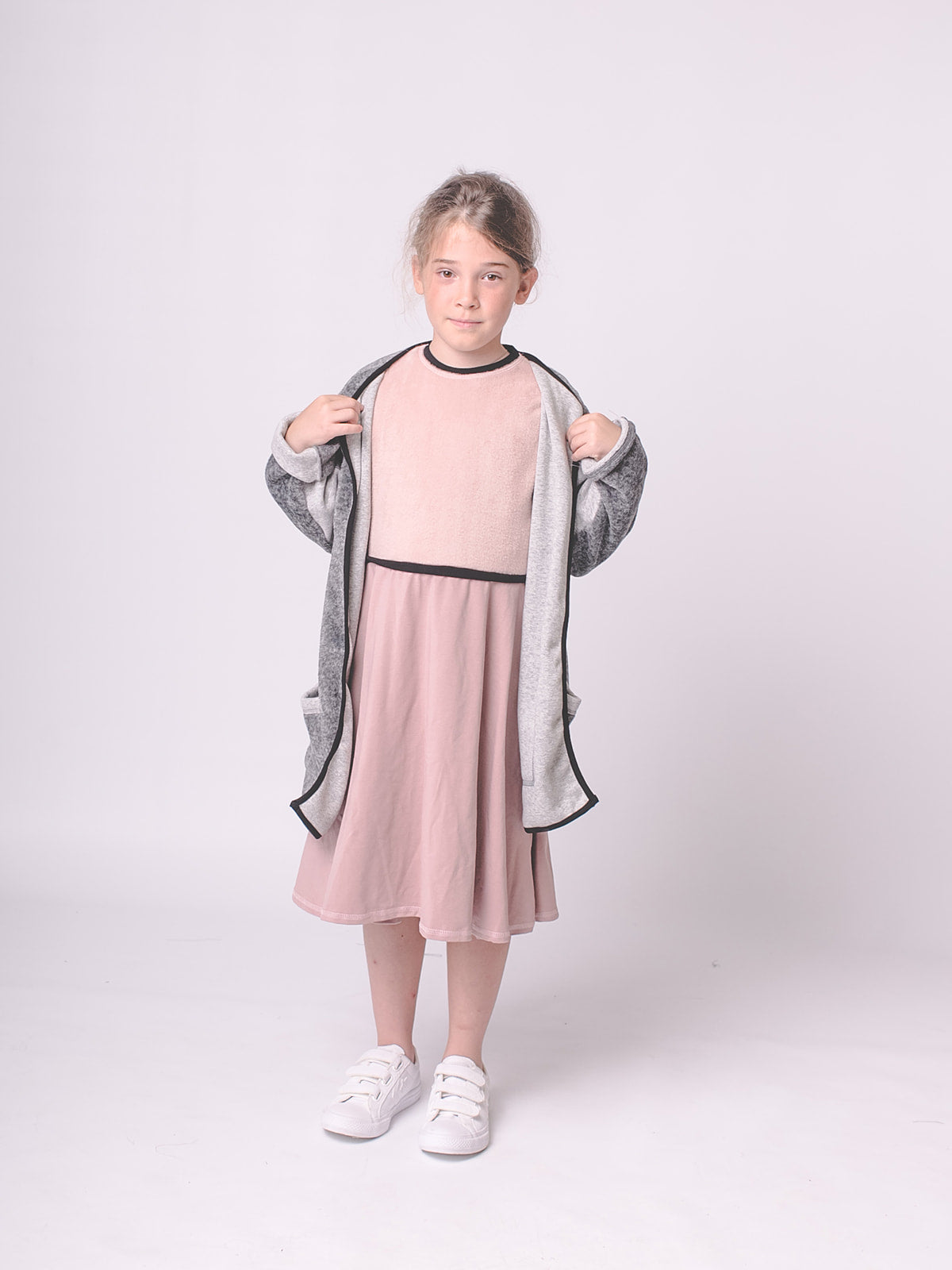VESTIDO DE NIÑA COLOR ROSA NUDE