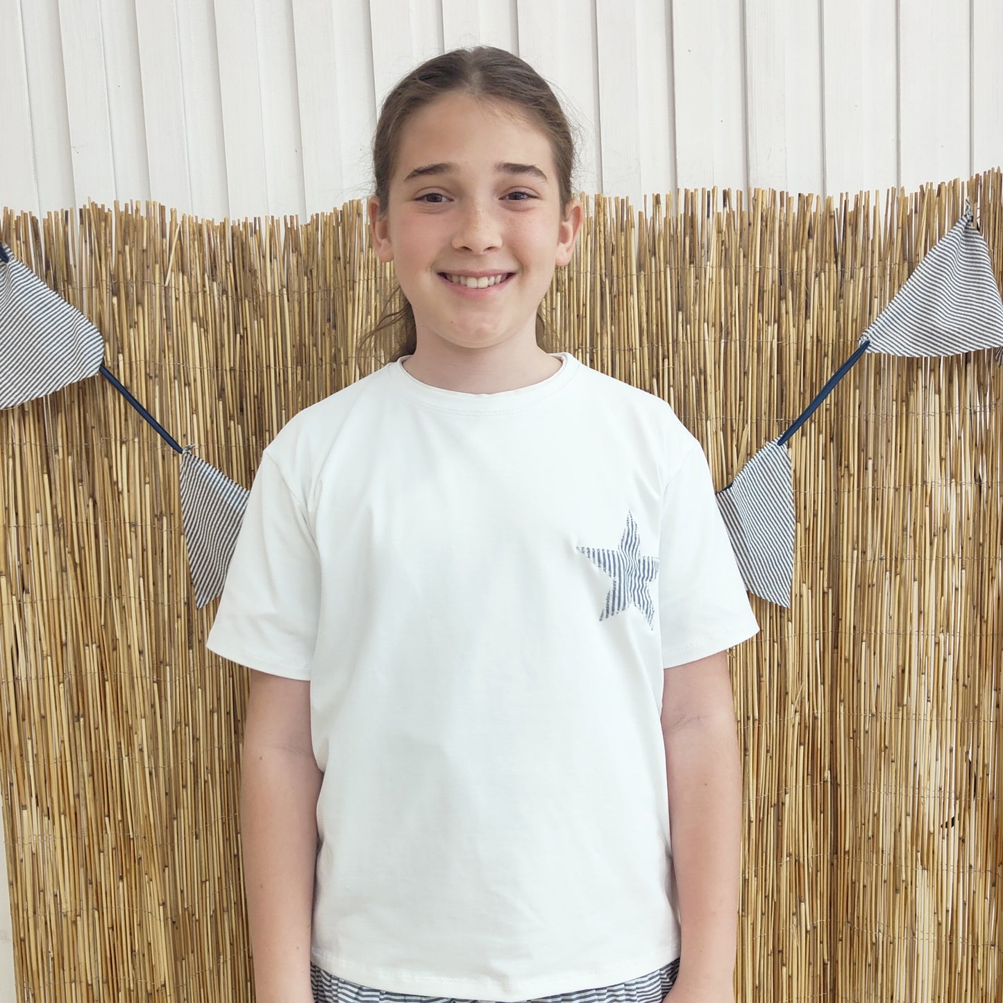 CAMISETA BLANCA ESTRELLA RAYAS