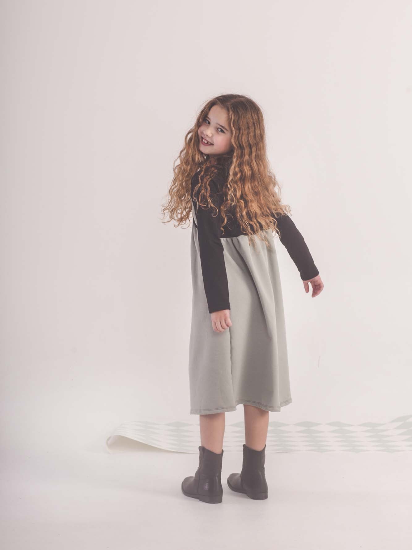 Moda sostenible- moda infantil- ropa niños y niñas- ropa bebé- primera puesta- vestido niña- chándal niño y niña- sudadera niño y niña - felpa niño y niña- moda española- moda infantil española-tiendas bonitas valencia- tienda moda infantil valencia- ropa moderna niño y niña-abrigo niño y niña- tienda ropa infantil- tienda de ropa bebé- vestido bebé-comunión- alergia niño y niña- tejido ecológico- pieles sensibles y atópicas- influencers- tendencia niños y niñas- ropa moderna- ropa con estilo