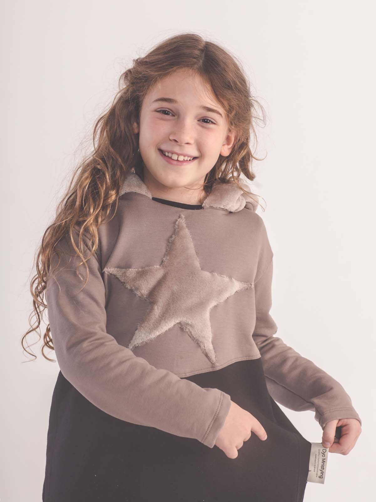 Moda sostenible- moda infantil- ropa niños y niñas- ropa bebé- primera puesta- vestido niña- chándal niño y niña- sudadera niño y niña - felpa niño y niña- moda española- moda infantil española-tiendas bonitas valencia- tienda moda infantil valencia- ropa moderna niño y niña-abrigo niño y niña- tienda ropa infantil- tienda de ropa bebé- vestido bebé-comunión- alergia niño y niña- tejido ecológico- pieles sensibles y atópicas- influencers- tendencia niños y niñas- ropa moderna- ropa con estilo