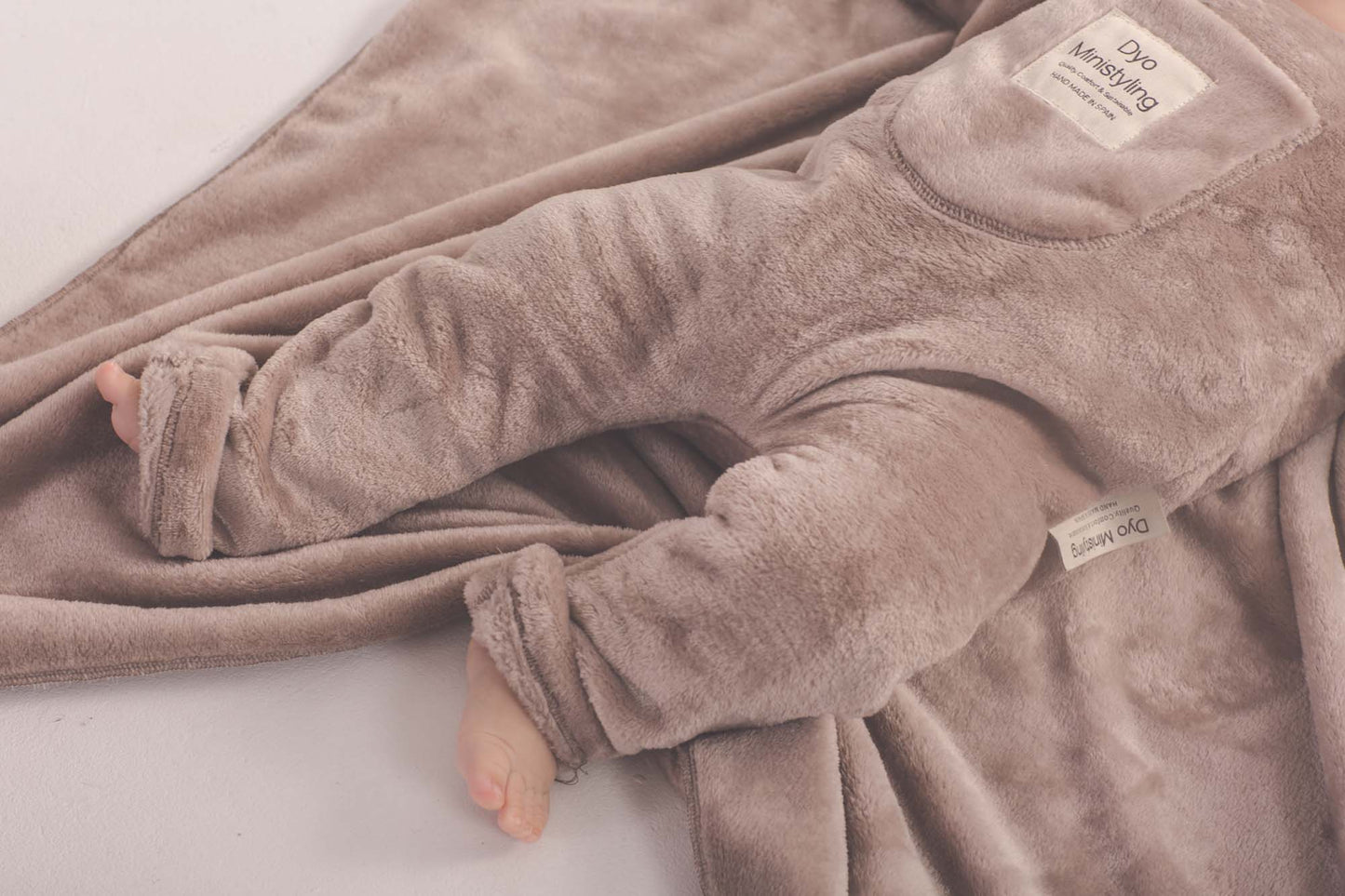 Moda sostenible- moda infantil- ropa niños y niñas- ropa bebé- primera puesta- vestido niña- chándal niño y niña- sudadera niño y niña - felpa niño y niña- moda española- moda infantil española-tiendas bonitas valencia- tienda moda infantil valencia- ropa moderna niño y niña-abrigo niño y niña- tienda ropa infantil- tienda de ropa bebé- vestido bebé-comunión- alergia niño y niña- tejido ecológico- pieles sensibles y atópicas- influencers- tendencia niños y niñas- ropa moderna- ropa con estilo- peto bebés