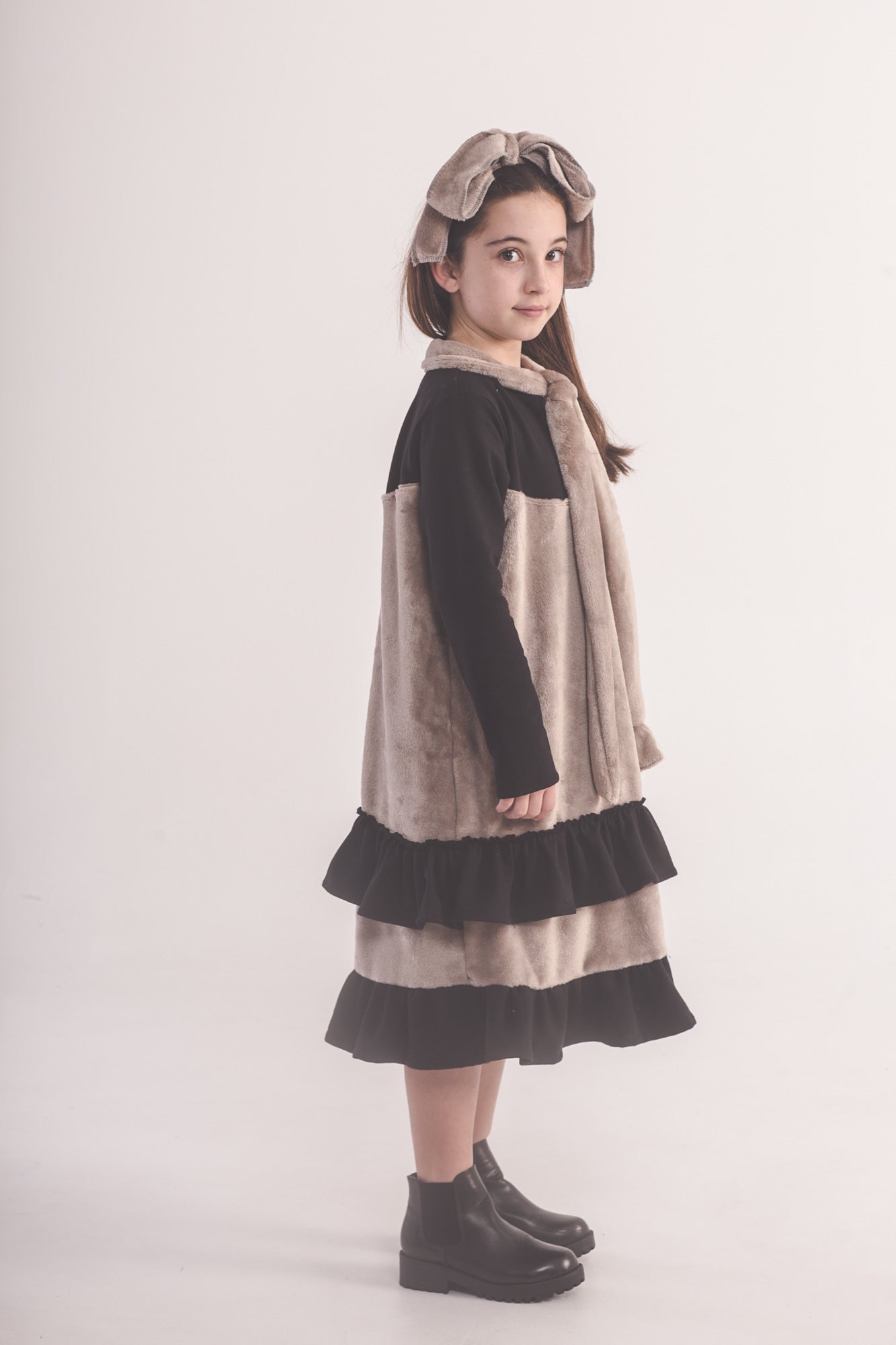 Moda sostenible- moda infantil- ropa niños y niñas- ropa bebé- primera puesta- vestido niña- chándal niño y niña- sudadera niño y niña - felpa niño y niña- moda española- moda infantil española-tiendas bonitas valencia- tienda moda infantil valencia- ropa moderna niño y niña-abrigo niño y niña- tienda ropa infantil- tienda de ropa bebé- vestido bebé-comunión- alergia niño y niña- tejido ecológico- pieles sensibles y atópicas- influencers- tendencia niños y niñas- ropa moderna- ropa con estilo