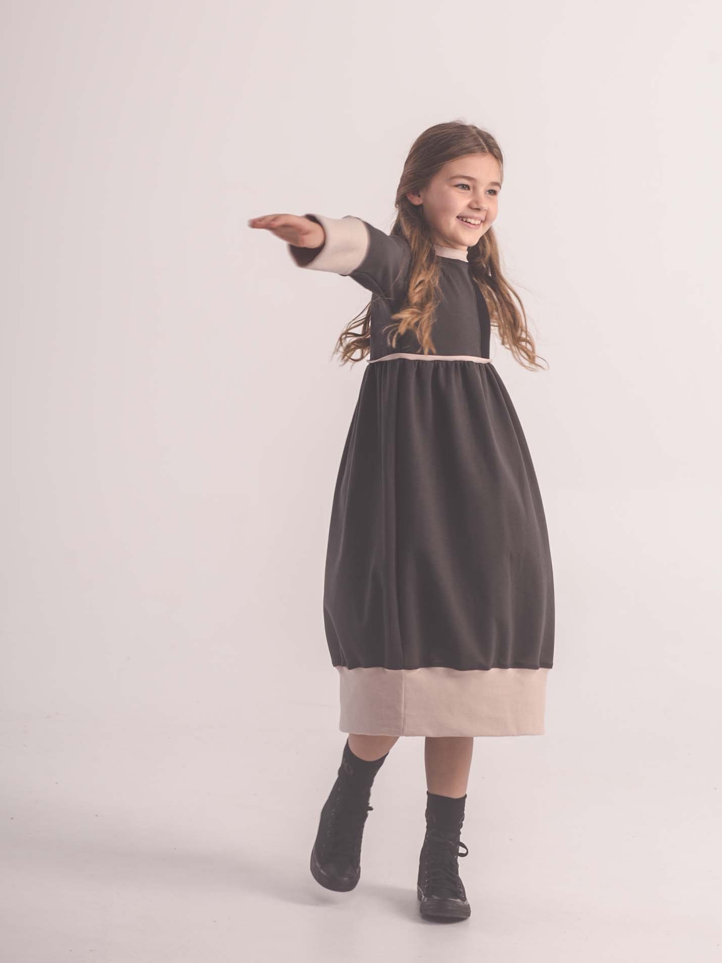 Moda sostenible- moda infantil- ropa niños y niñas- ropa bebé- primera puesta- vestido niña- chándal niño y niña- sudadera niño y niña - felpa niño y niña- moda española- moda infantil española-tiendas bonitas valencia- tienda moda infantil valencia- ropa moderna niño y niña-abrigo niño y niña- tienda ropa infantil- tienda de ropa bebé- vestido bebé-comunión- alergia niño y niña- tejido ecológico- pieles sensibles y atópicas- influencers- tendencia niños y niñas- ropa moderna- ropa con estilo