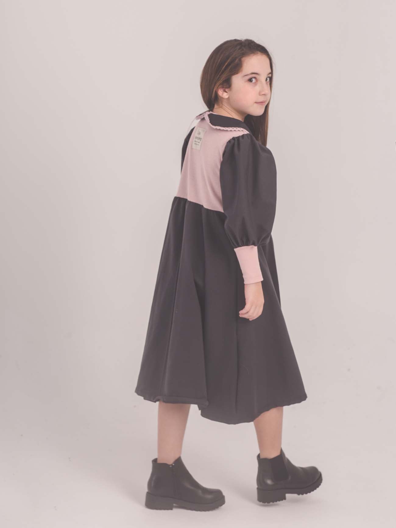 Moda sostenible- moda infantil- ropa niños y niñas- ropa bebé- primera puesta- vestido niña- chándal niño y niña- sudadera niño y niña - felpa niño y niña- moda española- moda infantil española-tiendas bonitas valencia- tienda moda infantil valencia- ropa moderna niño y niña-abrigo niño y niña- tienda ropa infantil- tienda de ropa bebé- vestido bebé-comunión- alergia niño y niña- tejido ecológico- pieles sensibles y atópicas- influencers- tendencia niños y niñas- ropa moderna- ropa con estilo