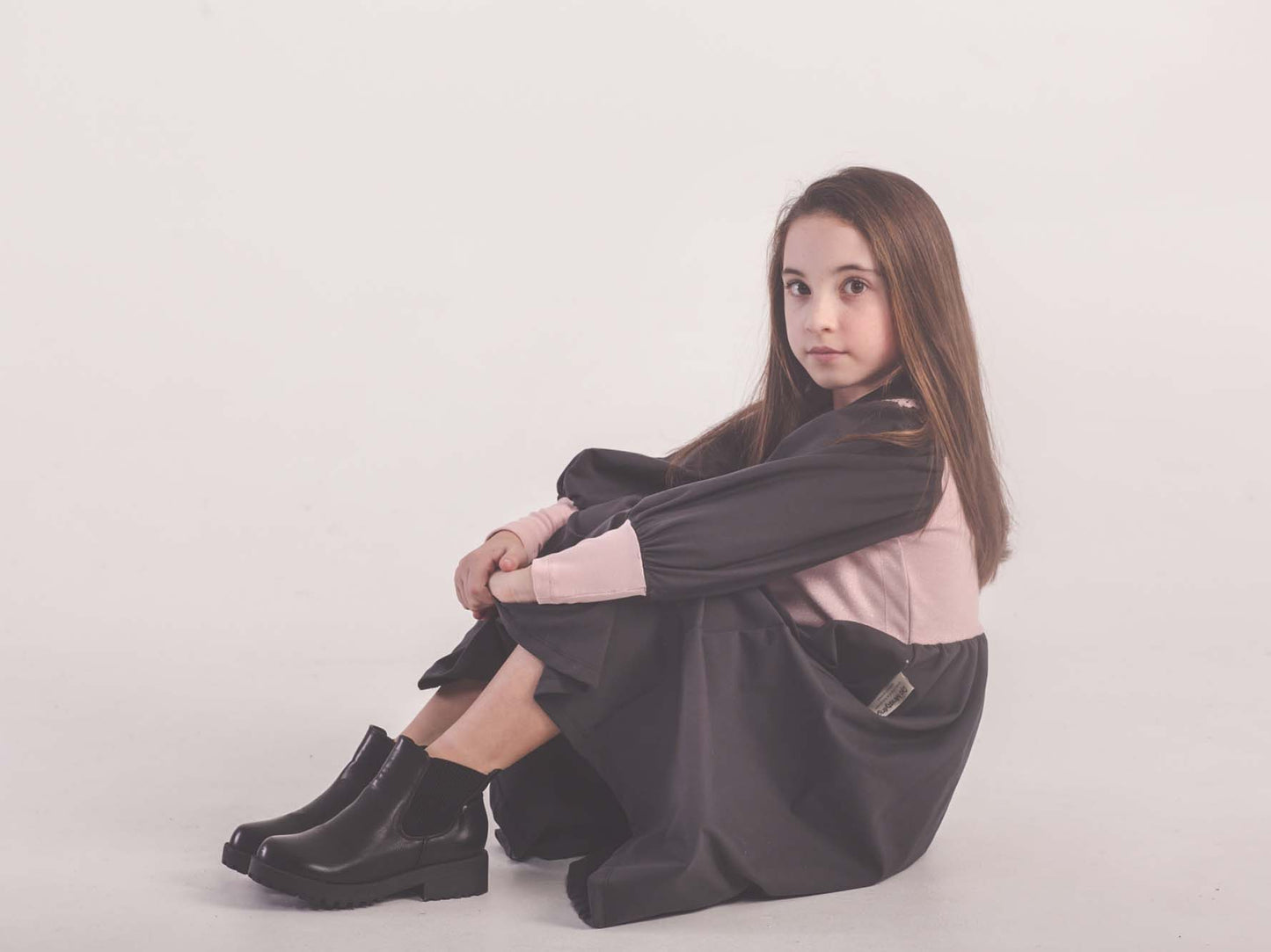 Moda sostenible- moda infantil- ropa niños y niñas- ropa bebé- primera puesta- vestido niña- chándal niño y niña- sudadera niño y niña - felpa niño y niña- moda española- moda infantil española-tiendas bonitas valencia- tienda moda infantil valencia- ropa moderna niño y niña-abrigo niño y niña- tienda ropa infantil- tienda de ropa bebé- vestido bebé-comunión- alergia niño y niña- tejido ecológico- pieles sensibles y atópicas- influencers- tendencia niños y niñas- ropa moderna- ropa con estilo