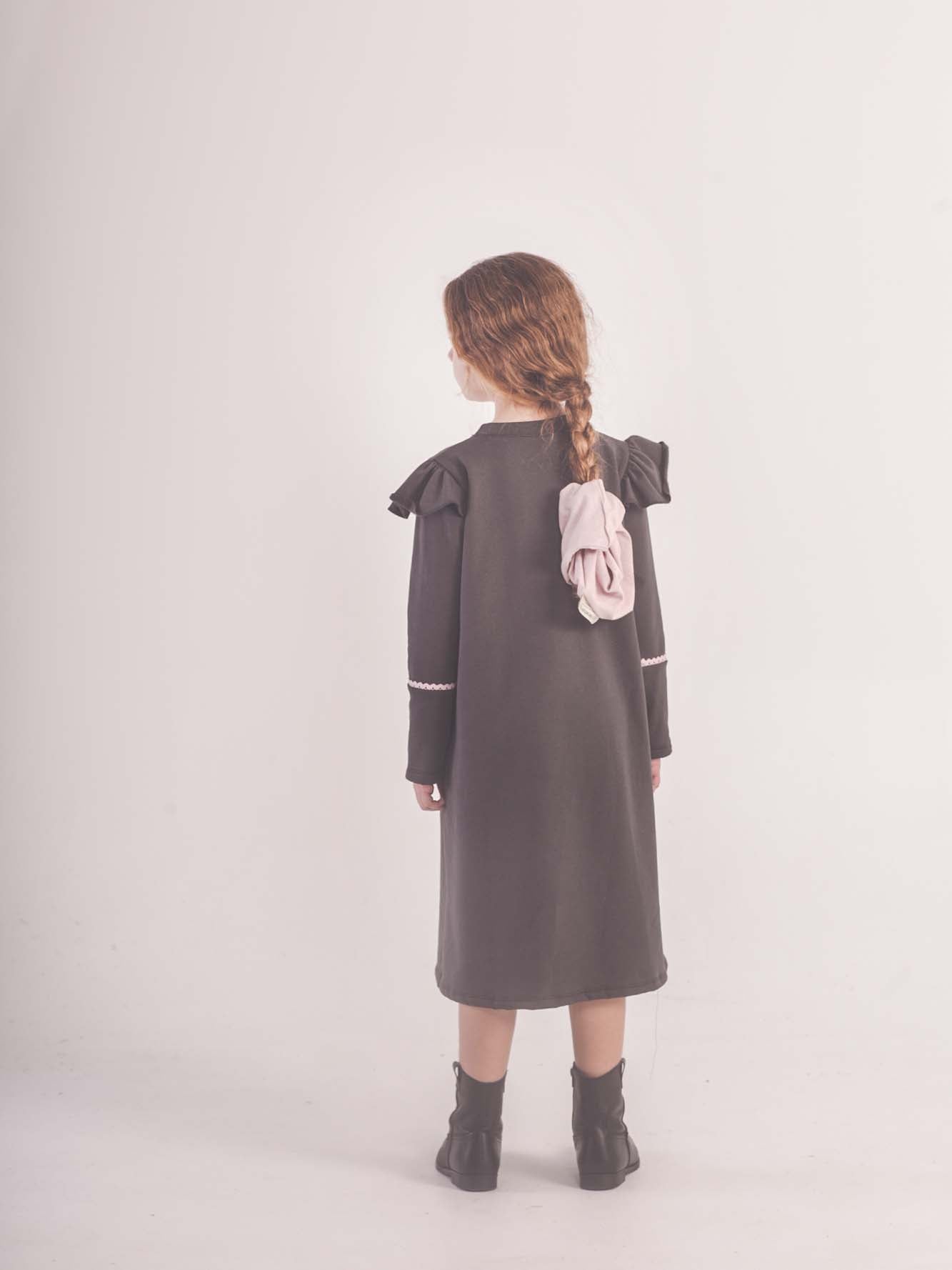 Moda sostenible- moda infantil- ropa niños y niñas- ropa bebé- primera puesta- vestido niña- chándal niño y niña- sudadera niño y niña - felpa niño y niña- moda española- moda infantil española-tiendas bonitas valencia- tienda moda infantil valencia- ropa moderna niño y niña-abrigo niño y niña- tienda ropa infantil- tienda de ropa bebé- vestido bebé-comunión- alergia niño y niña- tejido ecológico- pieles sensibles y atópicas- influencers- tendencia niños y niñas- ropa moderna- ropa con estilo