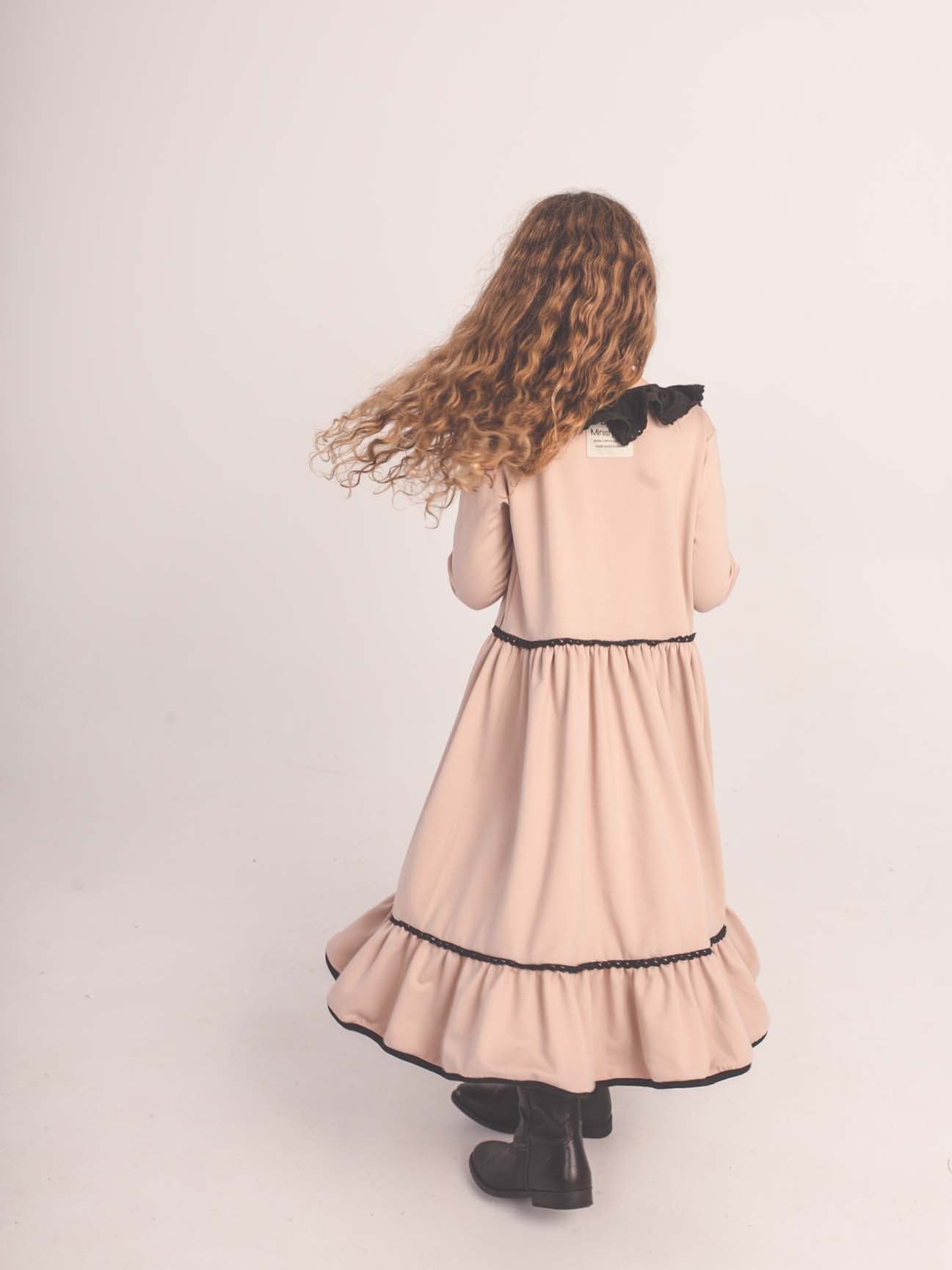 Moda sostenible- moda infantil- ropa niños y niñas- ropa bebé- primera puesta- vestido niña- chándal niño y niña- sudadera niño y niña - felpa niño y niña- moda española- moda infantil española-tiendas bonitas valencia- tienda moda infantil valencia- ropa moderna niño y niña-abrigo niño y niña- tienda ropa infantil- tienda de ropa bebé- vestido bebé-comunión- alergia niño y niña- tejido ecológico- pieles sensibles y atópicas- influencers- tendencia niños y niñas- ropa moderna- ropa con estilo
