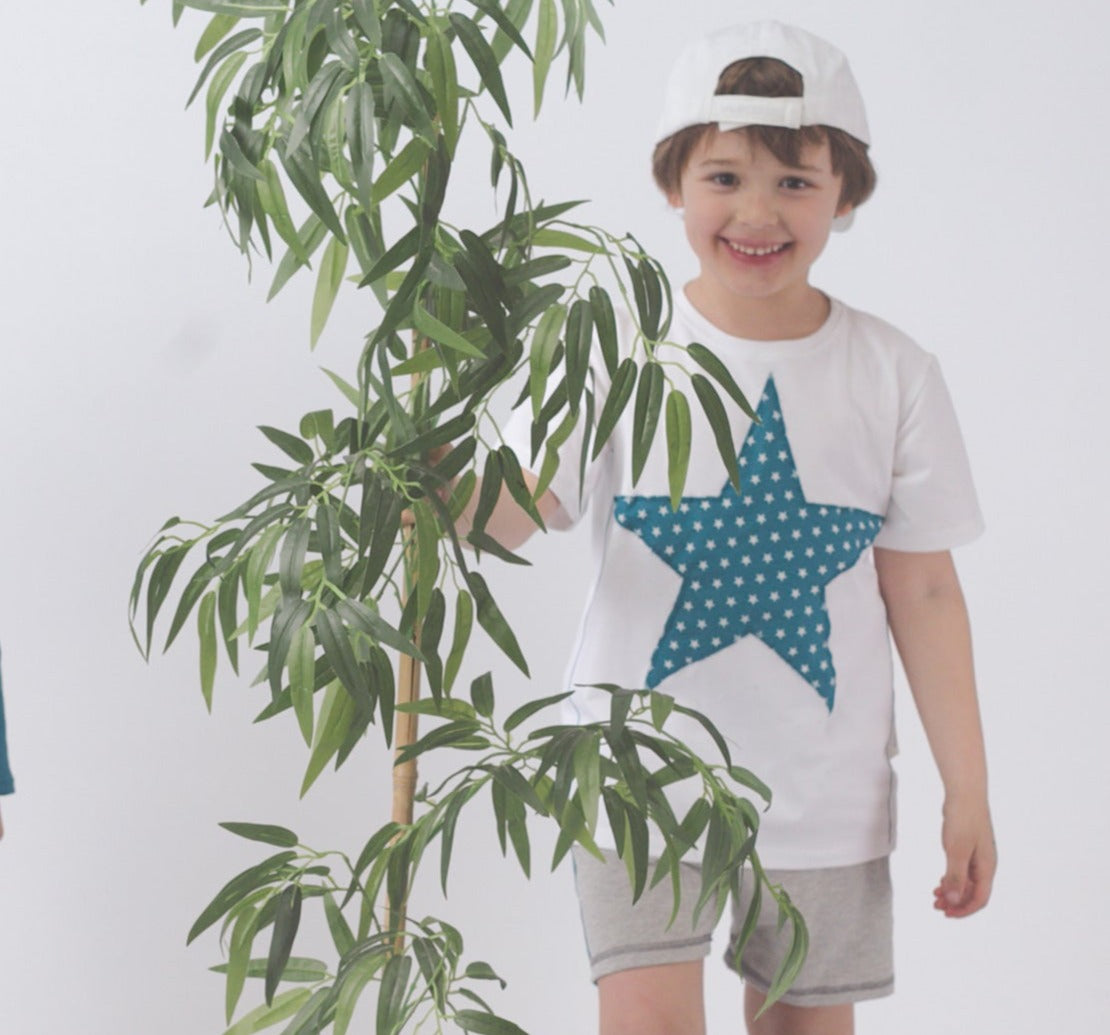 Moda sostenible- moda infantil- ropa niños y niñas- ropa bebé- primera puesta- vestido niña- chándal niño y niña- sudadera niño y niña - felpa niño y niña- moda española- moda infantil española-tiendas bonitas valencia- tienda moda infantil valencia- ropa moderna niño y niña-abrigo niño y niña- tienda ropa infantil- tienda de ropa bebé- vestido bebé-comunión- alergia niño y niña- tejido ecológico- pieles sensibles y atópicas- influencers- tendencia niños y niñas- ropa moderna- ropa con estilo-camiseta niños