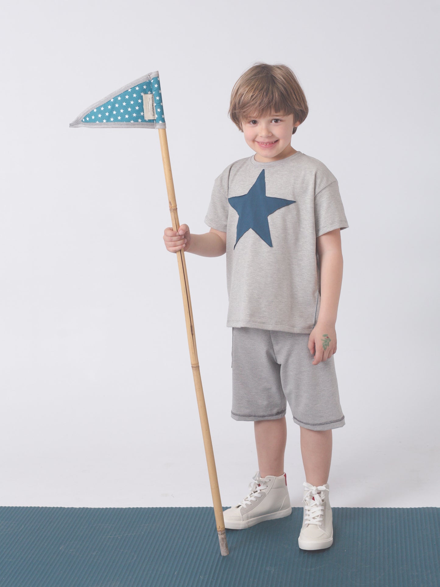 Moda sostenible- moda infantil- ropa niños y niñas- ropa bebé- primera puesta- vestido niña- chándal niño y niña- sudadera niño y niña - felpa niño y niña- moda española- moda infantil española-tiendas bonitas valencia- tienda moda infantil valencia- ropa moderna niño y niña-abrigo niño y niña- tienda ropa infantil- tienda de ropa bebé- vestido bebé-comunión- alergia niño y niña- tejido ecológico- pieles sensibles y atópicas- influencers- tendencia niños y niñas- ropa moderna- ropa con estilo-camiseta niños