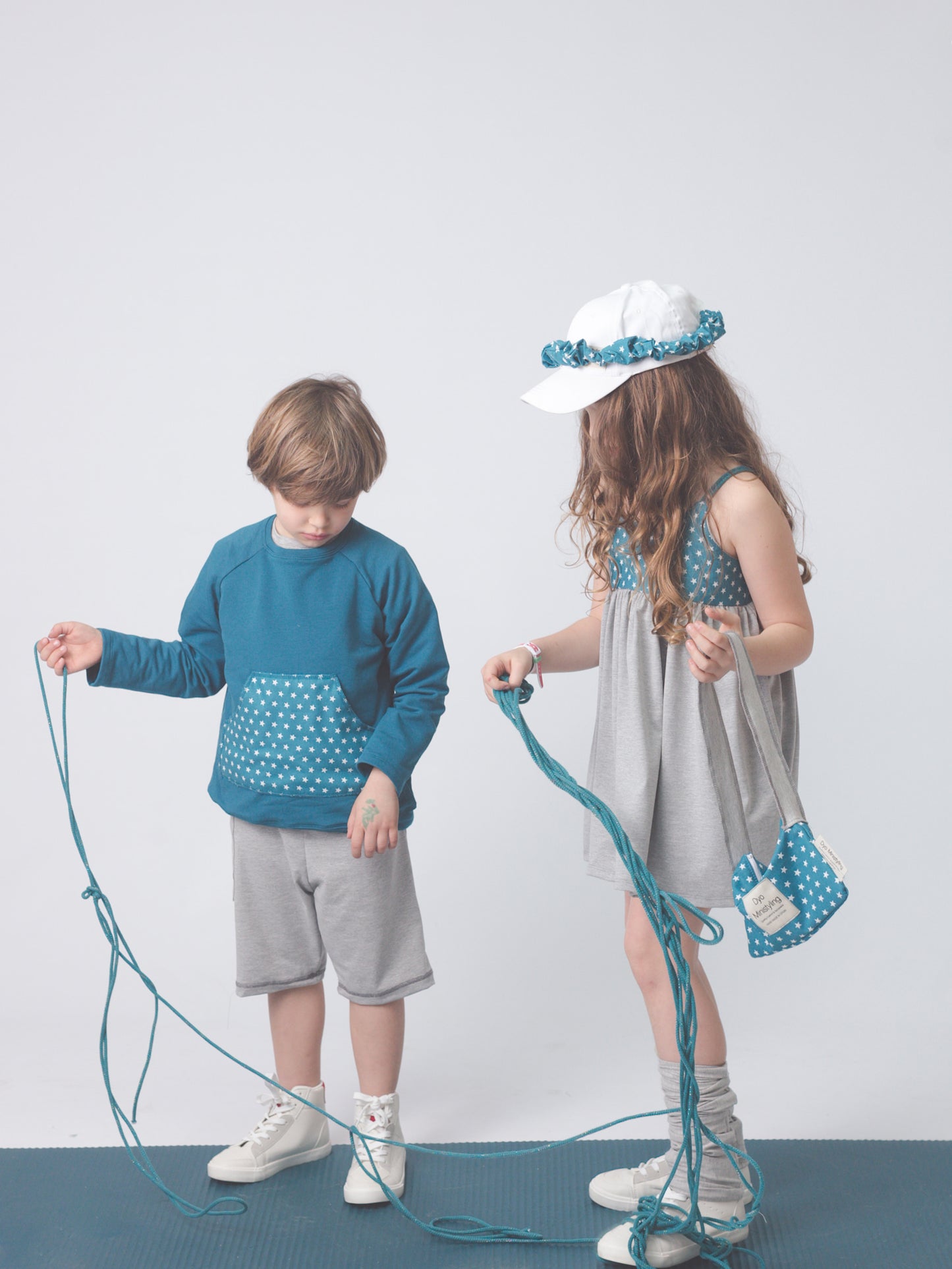 Moda sostenible- moda infantil- ropa niños y niñas- ropa bebé- primera puesta- vestido niña- chándal niño y niña- sudadera niño y niña - felpa niño y niña- moda española- moda infantil española-tiendas bonitas valencia- tienda moda infantil valencia- ropa moderna niño y niña-abrigo niño y niña- tienda ropa infantil- tienda de ropa bebé- vestido bebé-comunión- alergia niño y niña- tejido ecológico- pieles sensibles y atópicas- influencers- tendencia niños y niñas- ropa moderna- ropa con estilo-chándal bebé