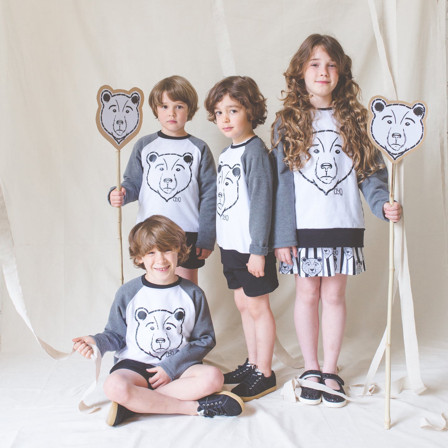 Moda sostenible- moda infantil- ropa niños y niñas- ropa bebé- primera puesta- vestido niña- chándal niño y niña- sudadera niño y niña - felpa niño y niña- moda española- moda infantil española-tiendas bonitas valencia- tienda moda infantil valencia- ropa moderna niño y niña-abrigo niño y niña- tienda ropa infantil- tienda de ropa bebé- vestido bebé-comunión- alergia niño y niña- tejido ecológico- pieles sensibles y atópicas- influencers- tendencia niños y niñas- ropa moderna- ropa con estilo- sudadera niño