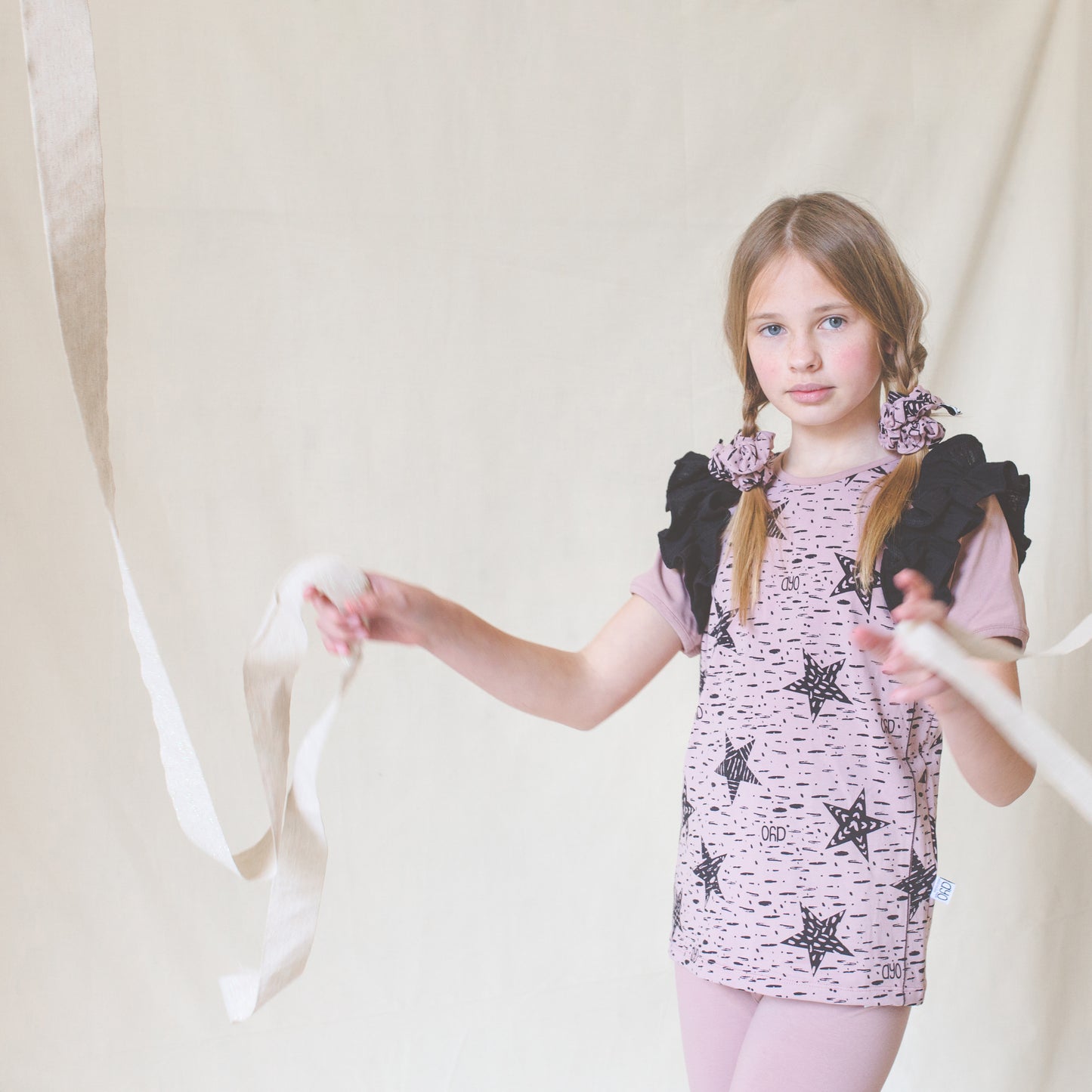 Camiseta infantil rosa/ Diseño sostenible y ecológico/ Moda infantil