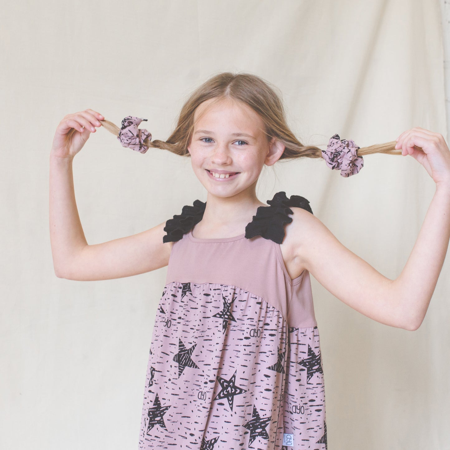 Vestido infantil rosa/ Diseño sostenible y ecológico/ Moda infantil