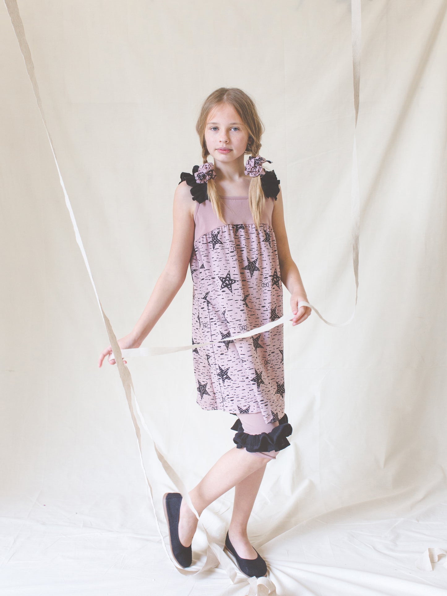 Vestido infantil rosa/ Diseño sostenible y ecológico/ Moda infantil