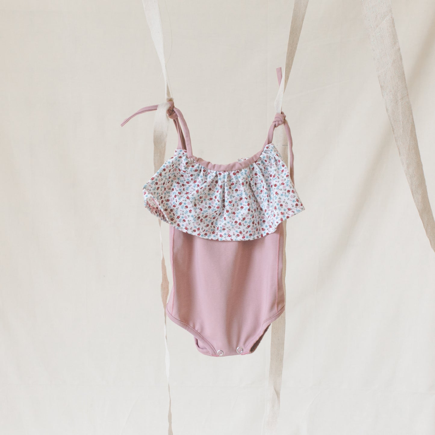 Moda sostenible- moda infantil- ropa niños y niñas- ropa bebé- primera puesta- vestido niña- chándal niño y niña- sudadera niño y niña - felpa niño y niña- moda española- moda infantil española-tiendas bonitas valencia- tienda moda infantil valencia- ropa moderna niño y niña-abrigo niño y niña- tienda ropa infantil- tienda de ropa bebé- vestido bebé-comunión- alergia niño y niña- tejido ecológico- pieles sensibles y atópicas- influencers- tendencia niños y niñas- ropa moderna- ropa con estilo- body bebé
