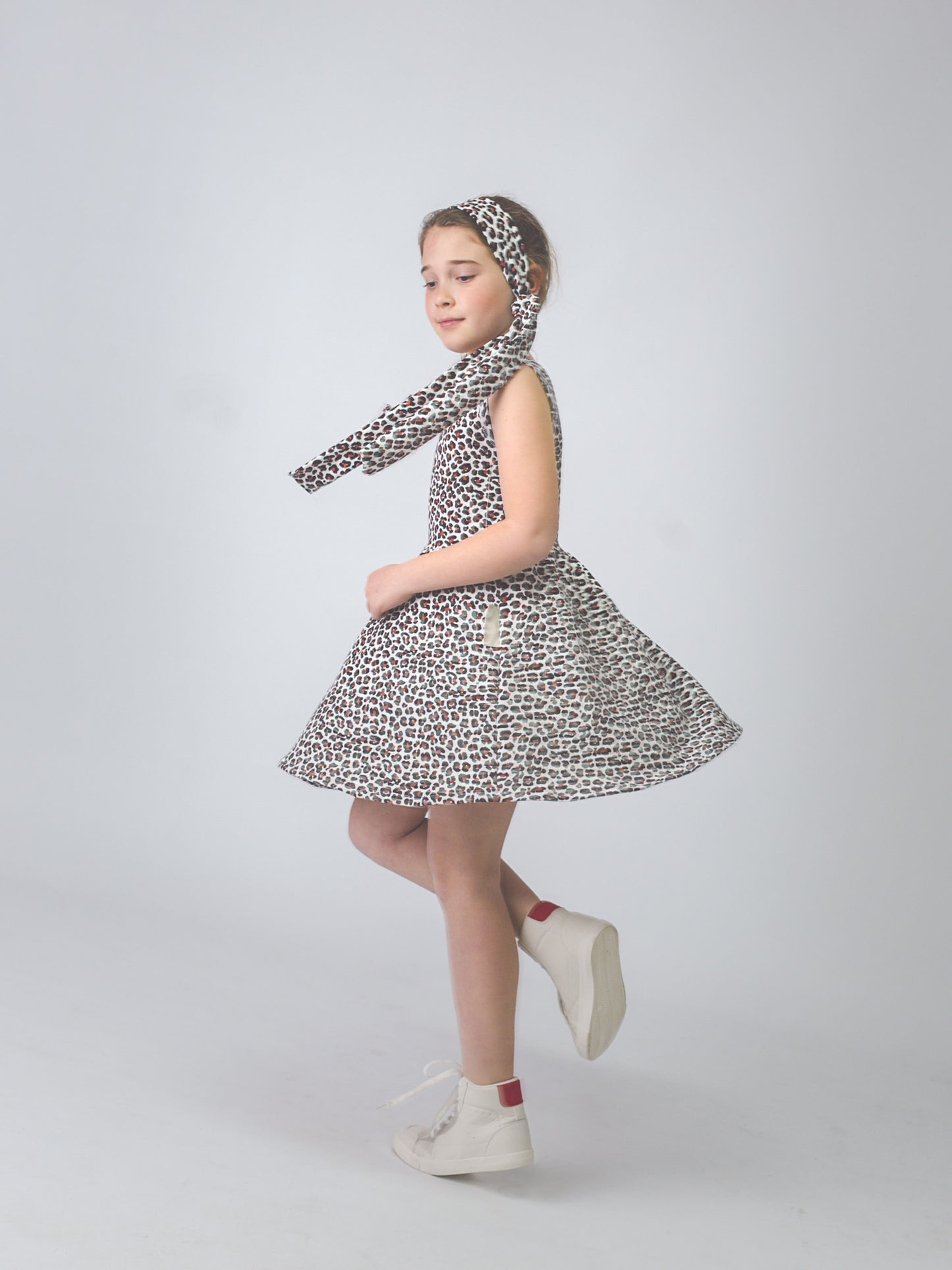 Moda sostenible- moda infantil- ropa niños y niñas- ropa bebé- primera puesta- vestido niña- chándal niño y niña- sudadera niño y niña - felpa niño y niña- moda española- moda infantil española-tiendas bonitas valencia- tienda moda infantil valencia- ropa moderna niño y niña-abrigo niño y niña- tienda ropa infantil- tienda de ropa bebé- vestido bebé-comunión- alergia niño y niña- tejido ecológico- pieles sensibles y atópicas- influencers- tendencia niños y niñas- ropa moderna- ropa con estilo