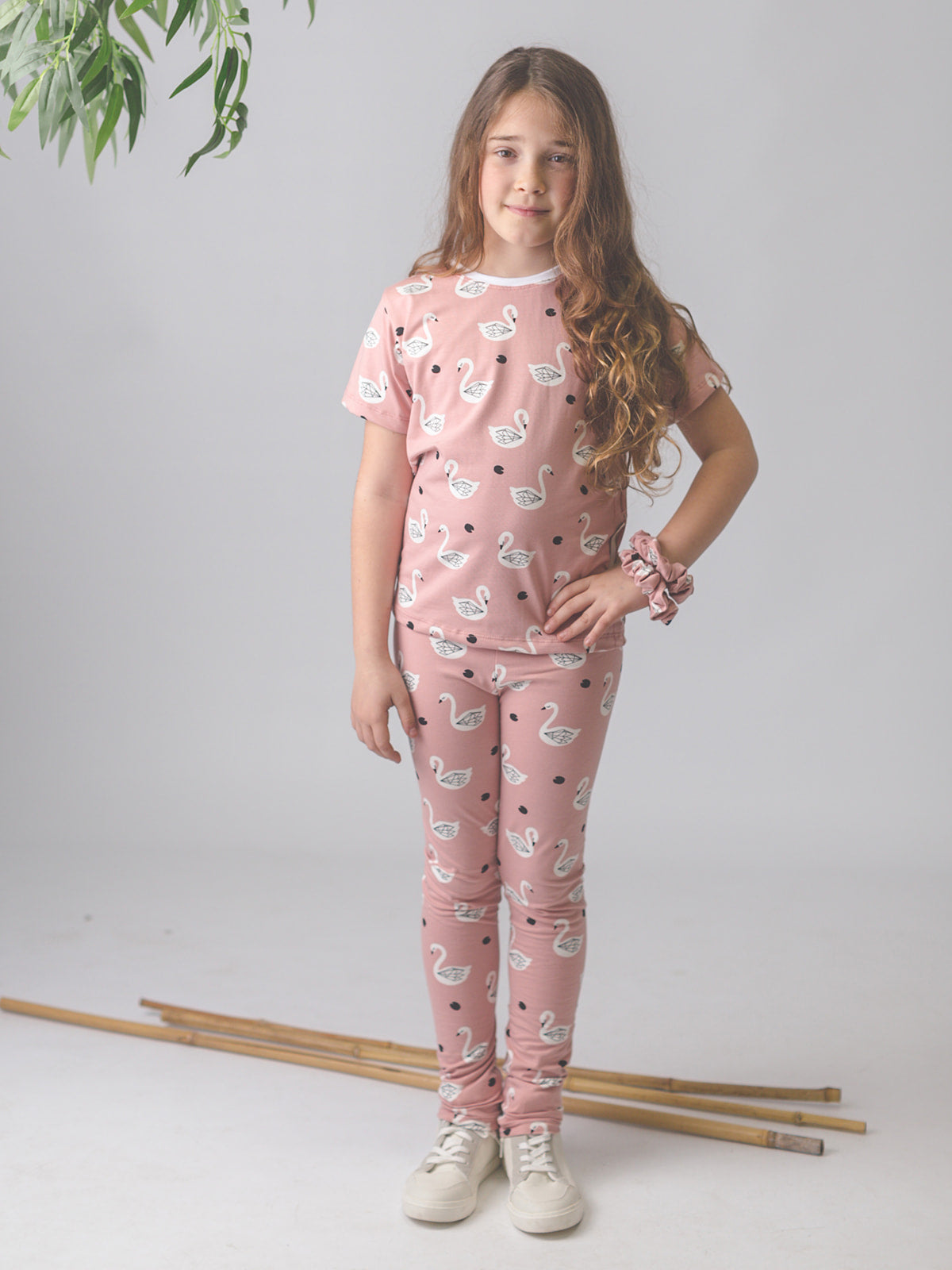 Moda sostenible- moda infantil- ropa niños y niñas- ropa bebé- primera puesta- vestido niña- chándal niño y niña- sudadera niño y niña - felpa niño y niña- moda española- moda infantil española-tiendas bonitas valencia- tienda moda infantil valencia- ropa moderna niño y niña-abrigo niño y niña- tienda ropa infantil- tienda de ropa bebé- vestido bebé-comunión- alergia niño y niña- tejido ecológico- pieles sensibles y atópicas- influencers- tendencia niños y niñas- ropa moderna- ropa con estilo-legging niña