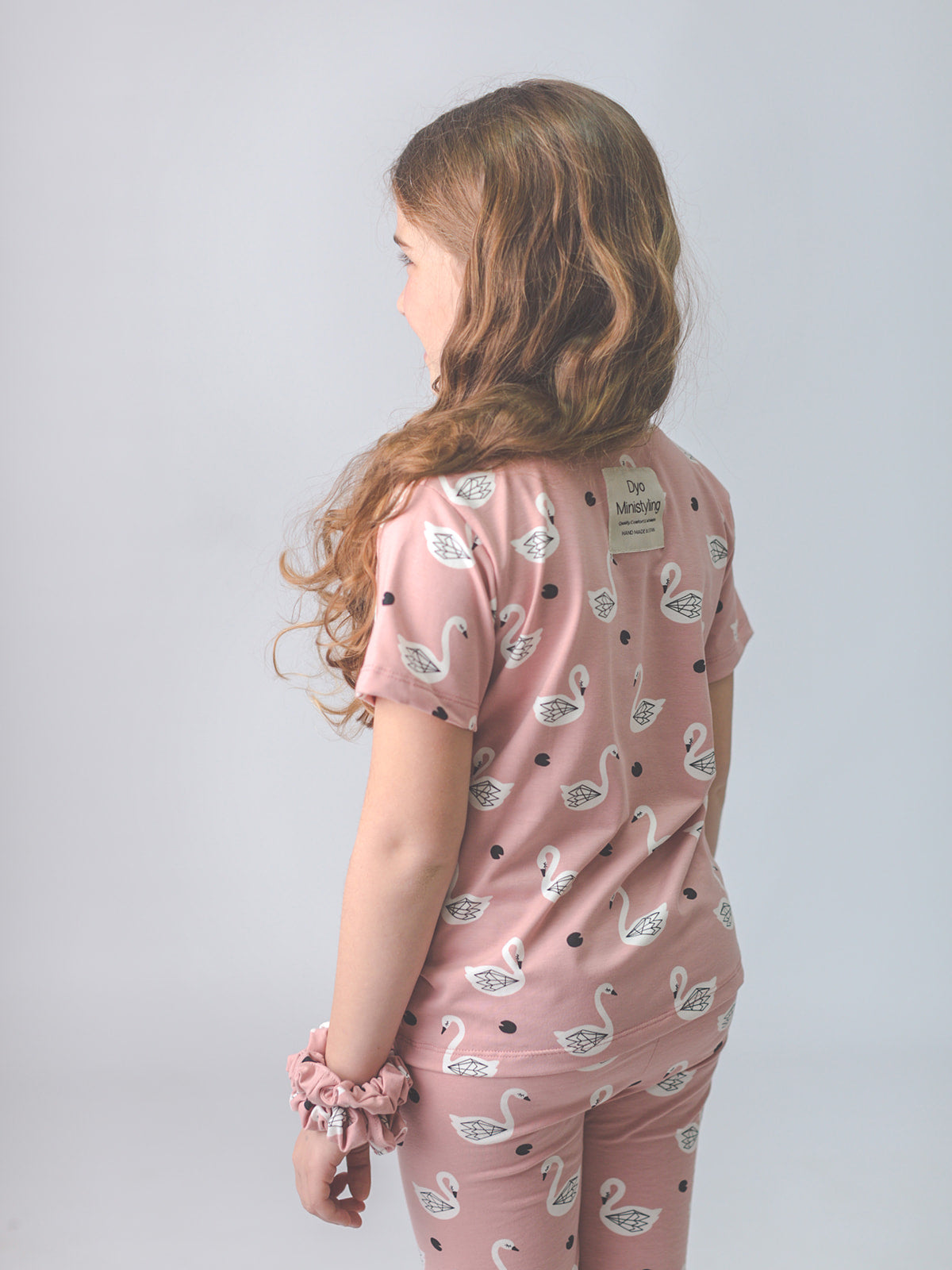 Moda sostenible- moda infantil- ropa niños y niñas- ropa bebé- primera puesta- vestido niña- chándal niño y niña- sudadera niño y niña - felpa niño y niña- moda española- moda infantil española-tiendas bonitas valencia- tienda moda infantil valencia- ropa moderna niño y niña-abrigo niño y niña- tienda ropa infantil- tienda de ropa bebé- vestido bebé-comunión- alergia niño y niña- tejido ecológico- pieles sensibles y atópicas- influencers- tendencia niños y niñas- ropa moderna- ropa con estilo-camiseta niña