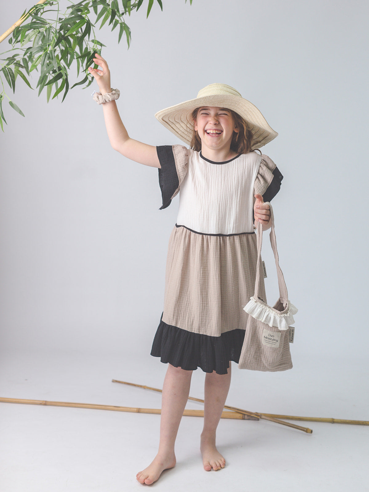 Moda sostenible- moda infantil- ropa niños y niñas- ropa bebé- primera puesta- vestido niña- chándal niño y niña- sudadera niño y niña - felpa niño y niña- moda española- moda infantil española-tiendas bonitas valencia- tienda moda infantil valencia- ropa moderna niño y niña-abrigo niño y niña- tienda ropa infantil- tienda de ropa bebé- vestido bebé-comunión- alergia niño y niña- tejido ecológico- pieles sensibles y atópicas- influencers- tendencia niños y niñas- ropa moderna- ropa con estilo-chándal bebé