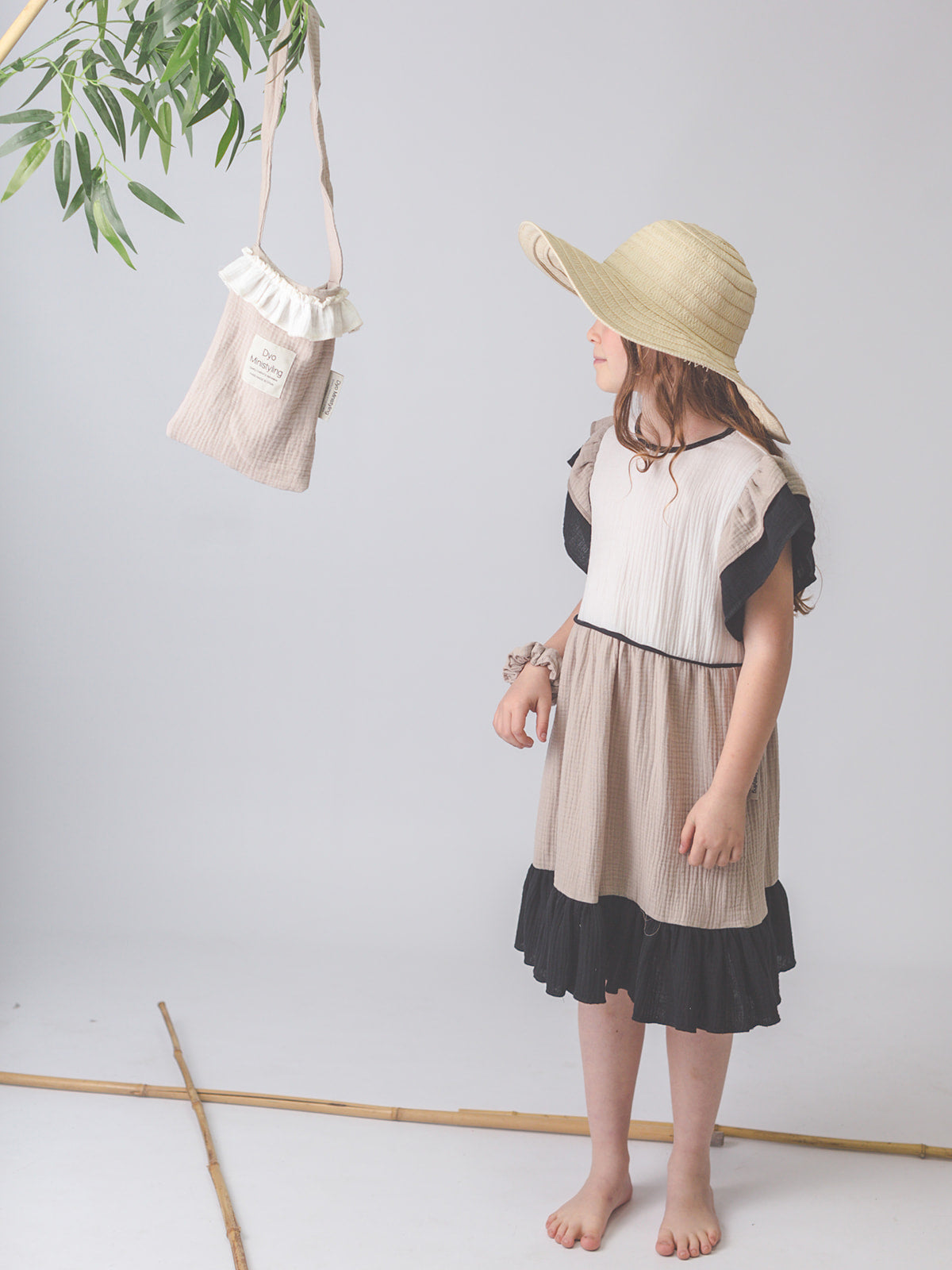 Moda sostenible- moda infantil- ropa niños y niñas- ropa bebé- primera puesta- vestido niña- chándal niño y niña- sudadera niño y niña - felpa niño y niña- moda española- moda infantil española-tiendas bonitas valencia- tienda moda infantil valencia- ropa moderna niño y niña-abrigo niño y niña- tienda ropa infantil- tienda de ropa bebé- vestido bebé-comunión- alergia niño y niña- tejido ecológico- pieles sensibles y atópicas- influencers- tendencia niños y niñas- ropa moderna- ropa con estilo-chándal bebé