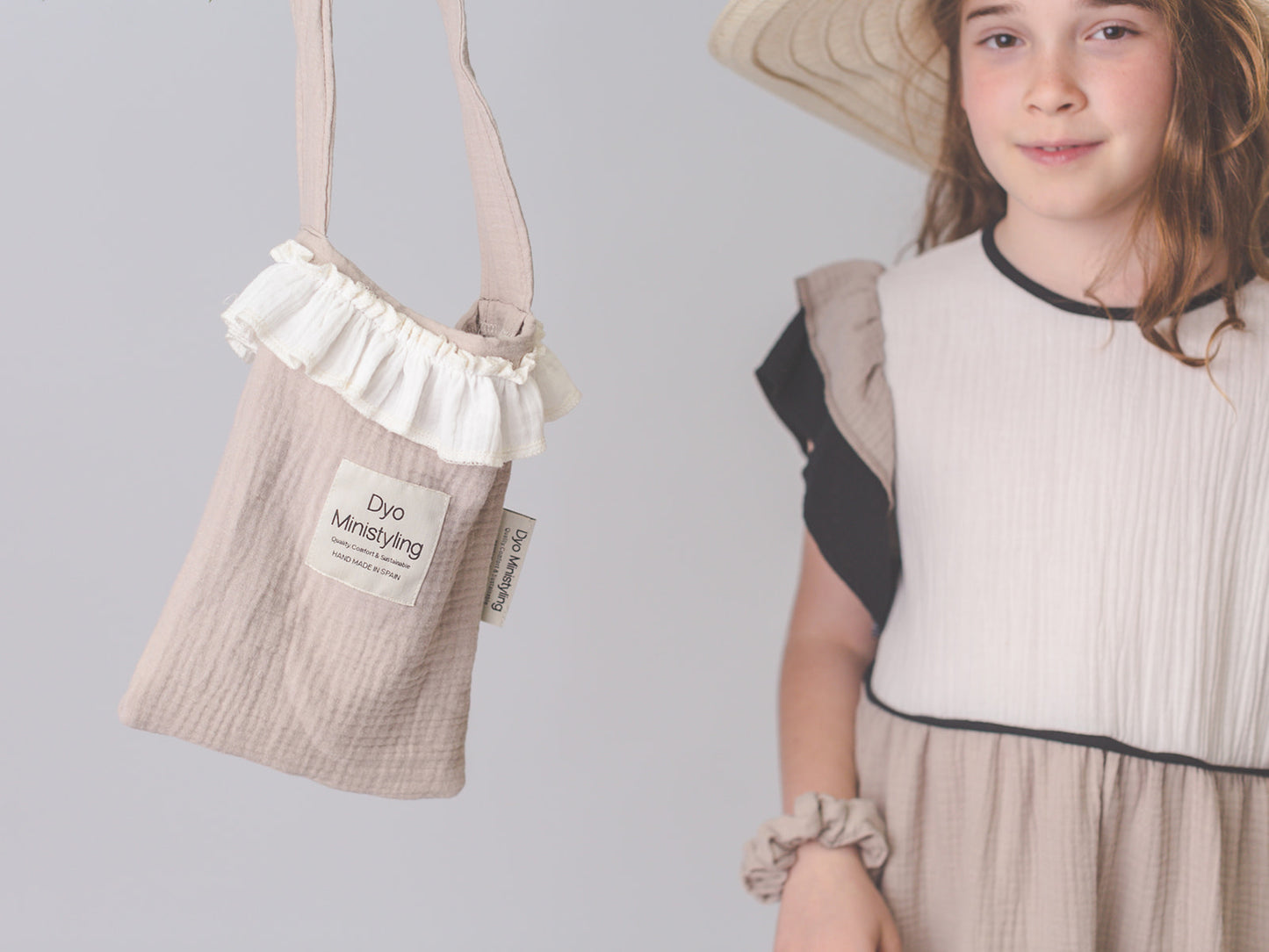Moda sostenible- moda infantil- ropa niños y niñas- ropa bebé- primera puesta- vestido niña- chándal niño y niña- sudadera niño y niña - felpa niño y niña- moda española- moda infantil española-tiendas bonitas valencia- tienda moda infantil valencia- ropa moderna niño y niña-abrigo niño y niña- tienda ropa infantil- tienda de ropa bebé- vestido bebé-comunión- alergia niño y niña- tejido ecológico- pieles sensibles y atópicas- influencers- tendencia niños y niñas- ropa moderna- ropa con estilo-bolso niña