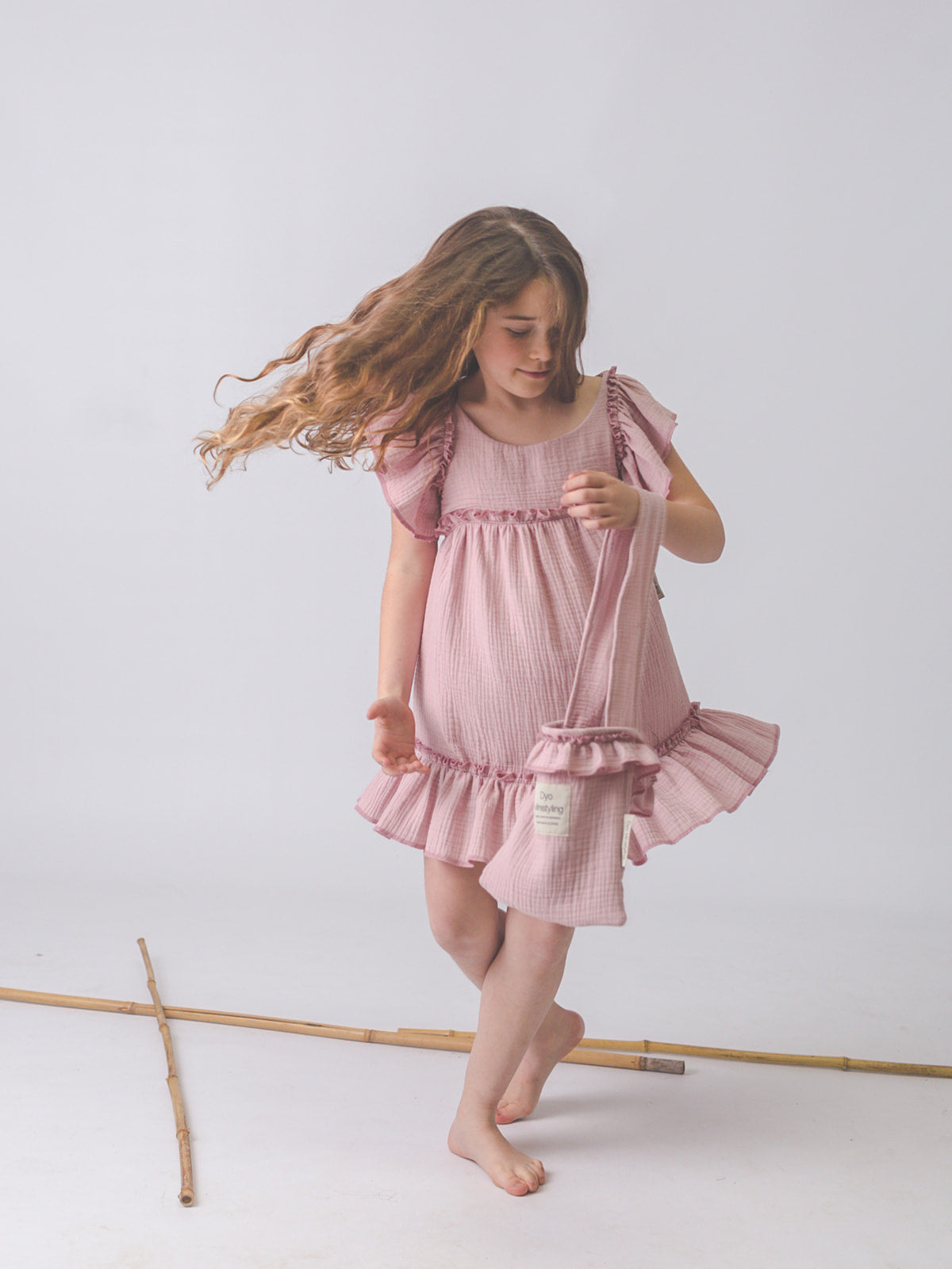 Moda sostenible- moda infantil- ropa niños y niñas- ropa bebé- primera puesta- vestido niña- chándal niño y niña- sudadera niño y niña - felpa niño y niña- moda española- moda infantil española-tiendas bonitas valencia- tienda moda infantil valencia- ropa moderna niño y niña-abrigo niño y niña- tienda ropa infantil- tienda de ropa bebé- vestido bebé-comunión- alergia niño y niña- tejido ecológico- pieles sensibles y atópicas- influencers- tendencia niños y niñas- ropa moderna- ropa con estilo