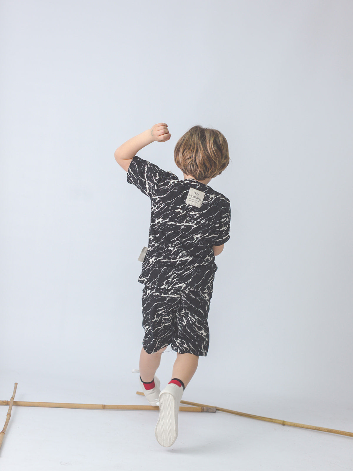 Moda sostenible- moda infantil- ropa niños y niñas- ropa bebé- primera puesta- vestido niña- chándal niño y niña- sudadera niño y niña - felpa niño y niña- moda española- moda infantil española-tiendas bonitas valencia- tienda moda infantil valencia- ropa moderna niño y niña-abrigo niño y niña- tienda ropa infantil- tienda de ropa bebé- vestido bebé-comunión- alergia niño y niña- tejido ecológico- pieles sensibles y atópicas- influencers- tendencia niños y niñas- ropa moderna- ropa con estilo-camiseta niños