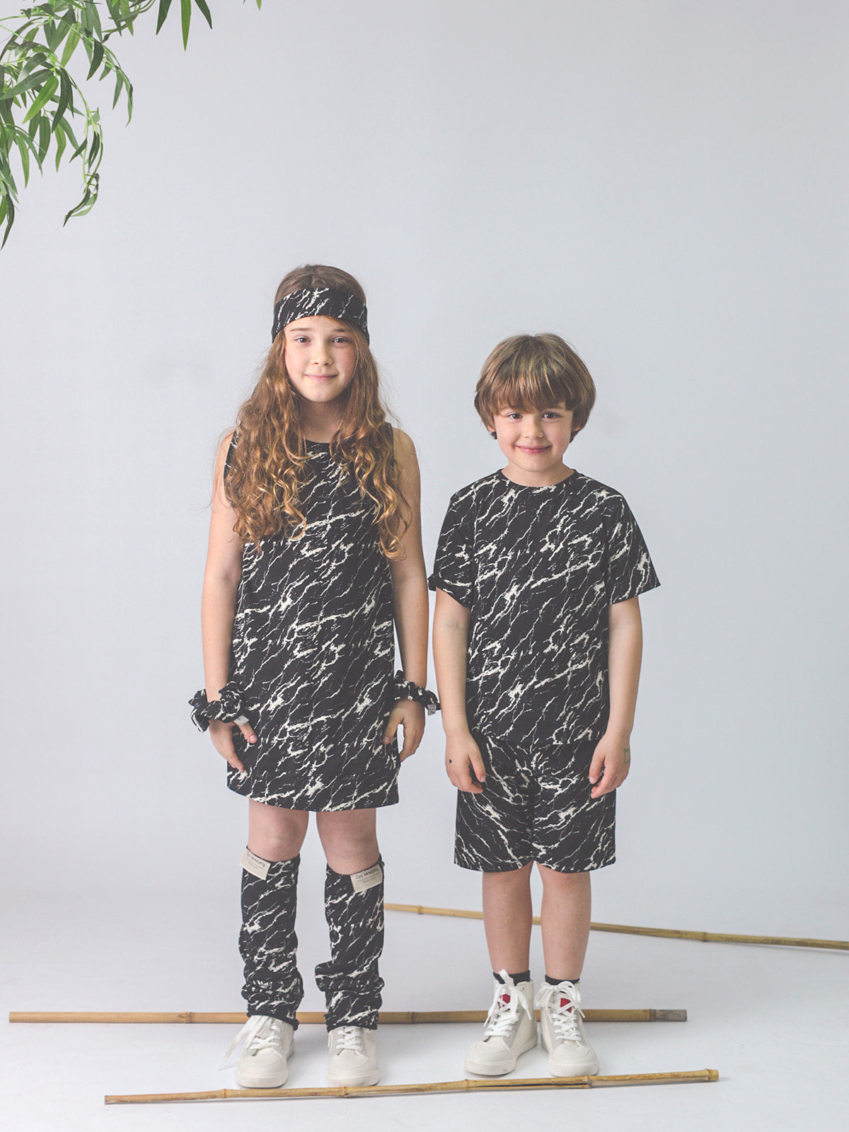 Moda sostenible- moda infantil- ropa niños y niñas- ropa bebé- primera puesta- vestido niña- chándal niño y niña- sudadera niño y niña - felpa niño y niña- moda española- moda infantil española-tiendas bonitas valencia- tienda moda infantil valencia- ropa moderna niño y niña-abrigo niño y niña- tienda ropa infantil- tienda de ropa bebé- vestido bebé-comunión- alergia niño y niña- tejido ecológico- pieles sensibles y atópicas- influencers- tendencia niños y niñas- ropa moderna- ropa con estilo