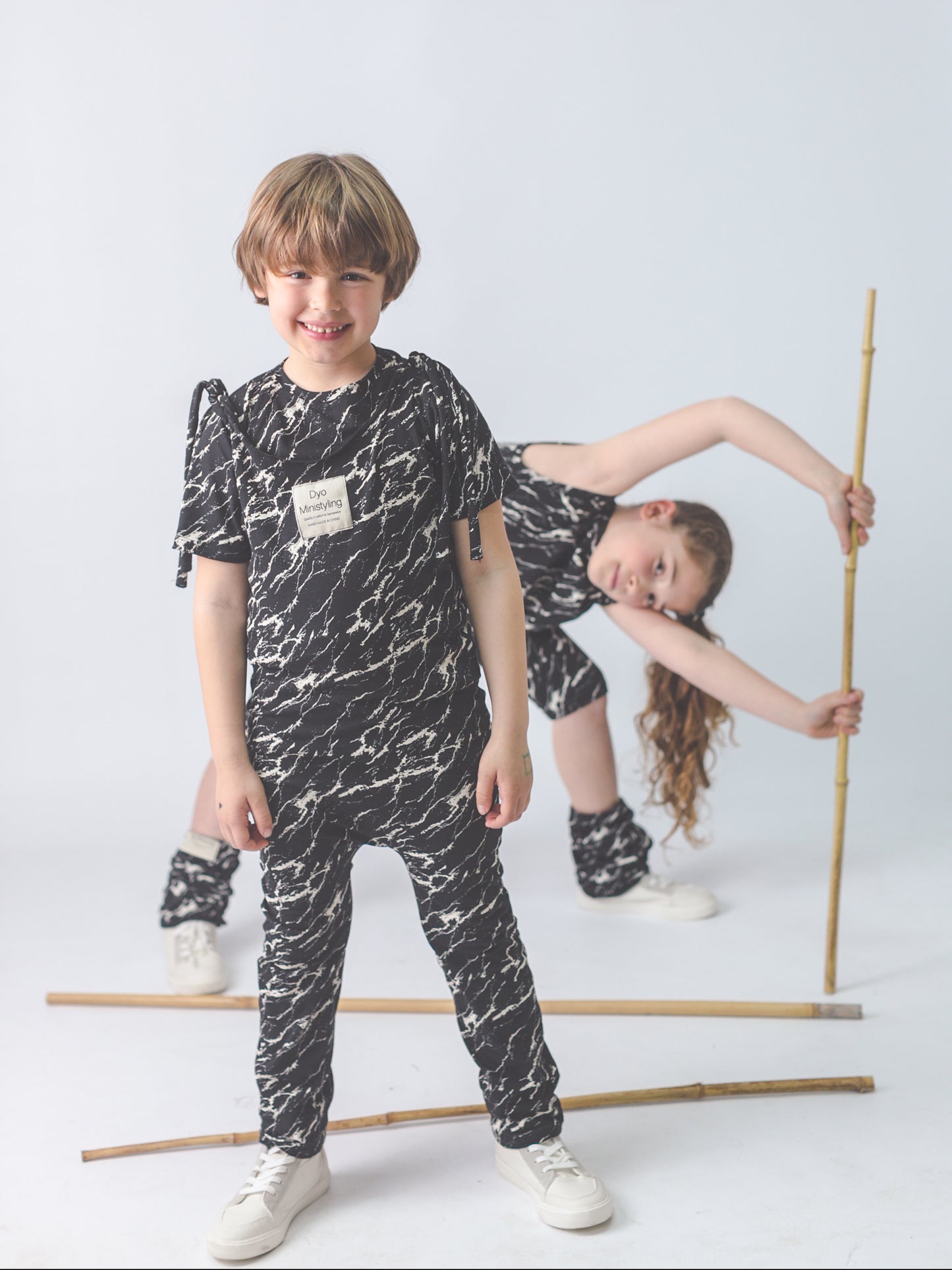 Moda sostenible- moda infantil- ropa niños y niñas- ropa bebé- primera puesta- vestido niña- chándal niño y niña- sudadera niño y niña - felpa niño y niña- moda española- moda infantil española-tiendas bonitas valencia- tienda moda infantil valencia- ropa moderna niño y niña-abrigo niño y niña- tienda ropa infantil- tienda de ropa bebé- vestido bebé-comunión- alergia niño y niña- tejido ecológico- pieles sensibles y atópicas- influencers- tendencia niños y niñas- ropa moderna- ropa con estilo-peto niños