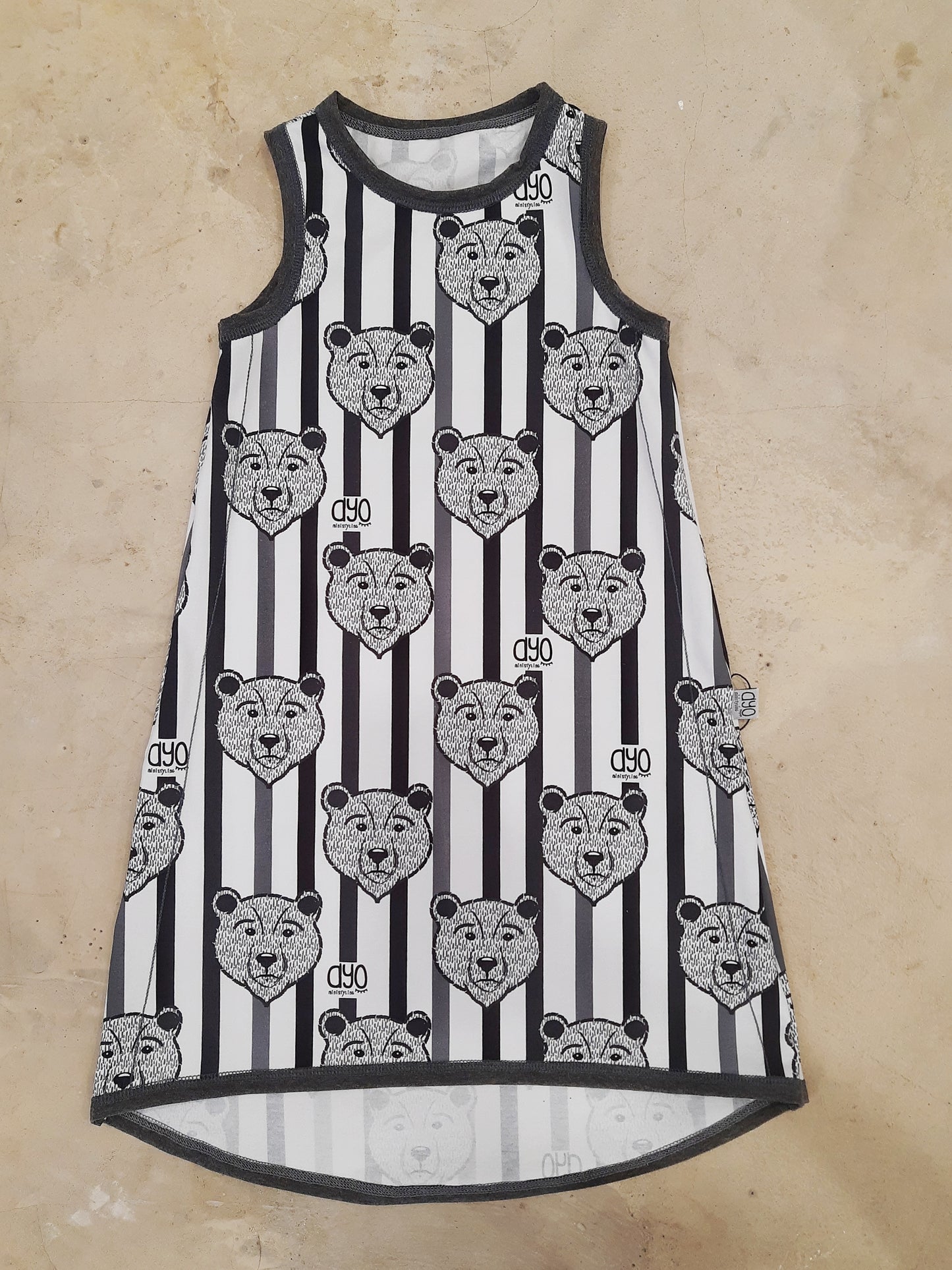 Moda sostenible- moda infantil- ropa niños y niñas- ropa bebé- primera puesta- vestido niña- chándal niño y niña- sudadera niño y niña - felpa niño y niña- moda española- moda infantil española-tiendas bonitas valencia- tienda moda infantil valencia- ropa moderna niño y niña-abrigo niño y niña- tienda ropa infantil- tienda de ropa bebé- vestido bebé-comunión- alergia niño y niña- tejido ecológico- pieles sensibles y atópicas- influencers- tendencia niños y niñas- ropa moderna- ropa con estilo
