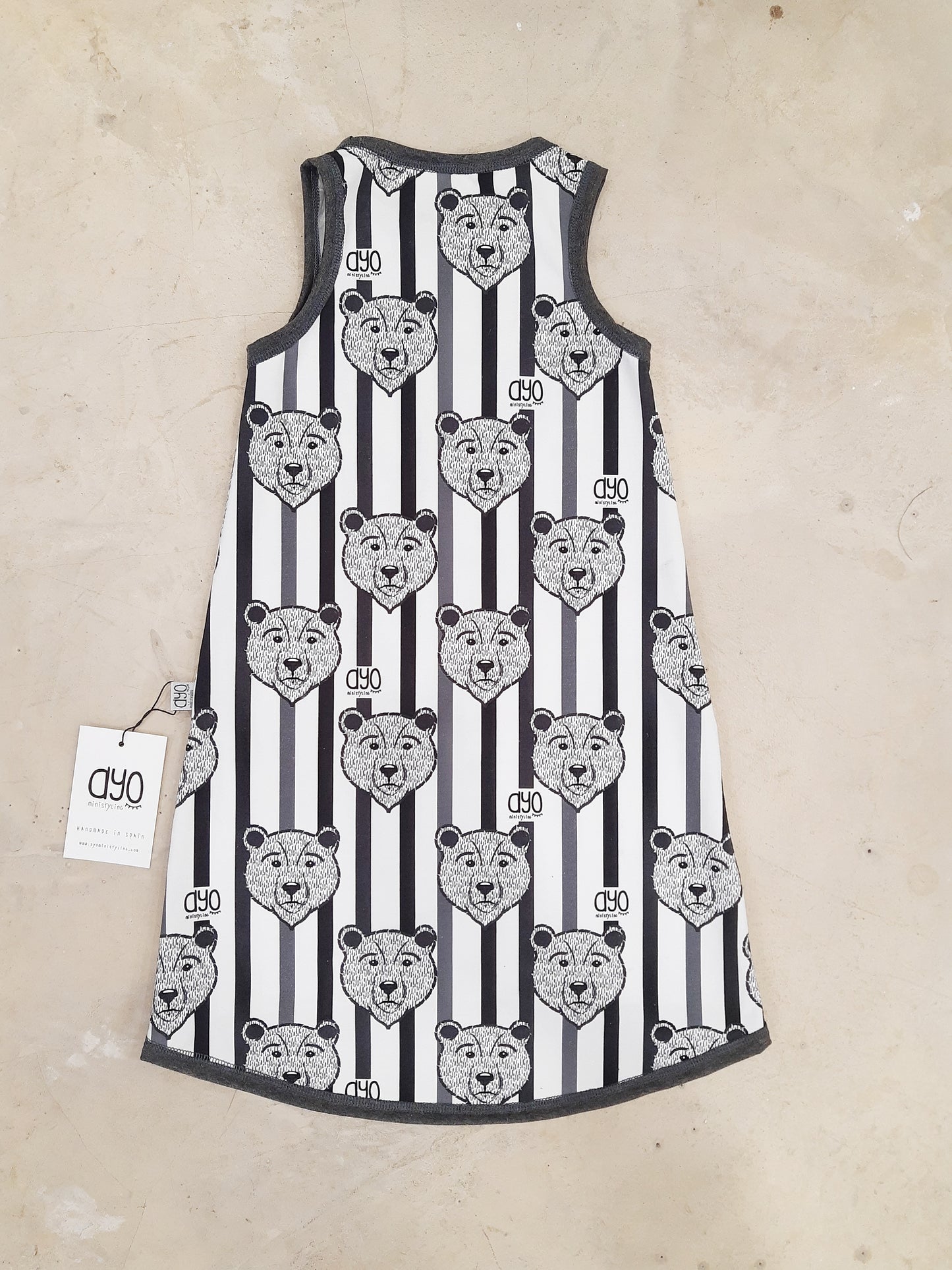Moda sostenible- moda infantil- ropa niños y niñas- ropa bebé- primera puesta- vestido niña- chándal niño y niña- sudadera niño y niña - felpa niño y niña- moda española- moda infantil española-tiendas bonitas valencia- tienda moda infantil valencia- ropa moderna niño y niña-abrigo niño y niña- tienda ropa infantil- tienda de ropa bebé- vestido bebé-comunión- alergia niño y niña- tejido ecológico- pieles sensibles y atópicas- influencers- tendencia niños y niñas- ropa moderna- ropa con estilo