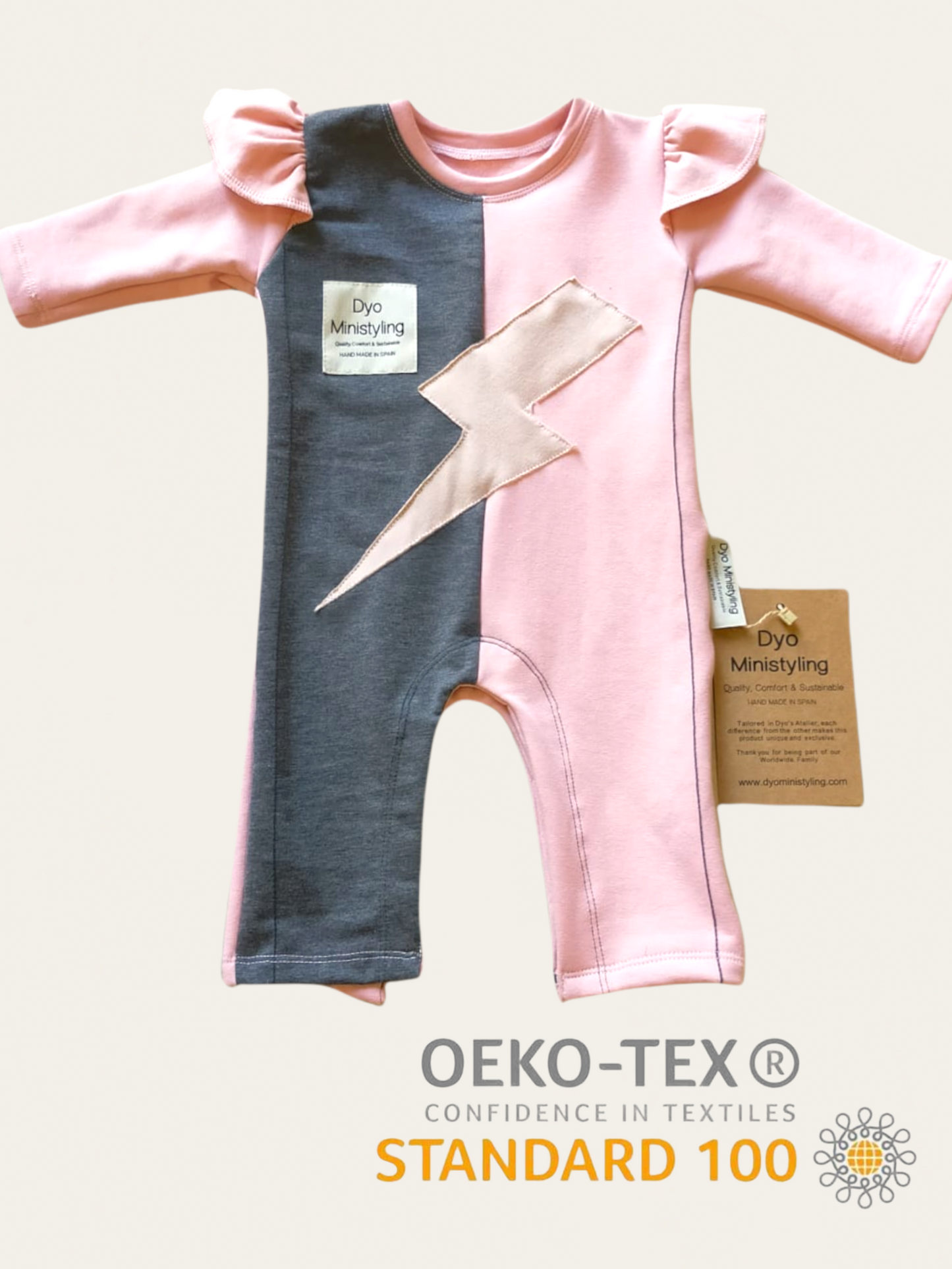Peto infantil gris y rosa/ Diseño sostenible y ecológico/ Moda infantil