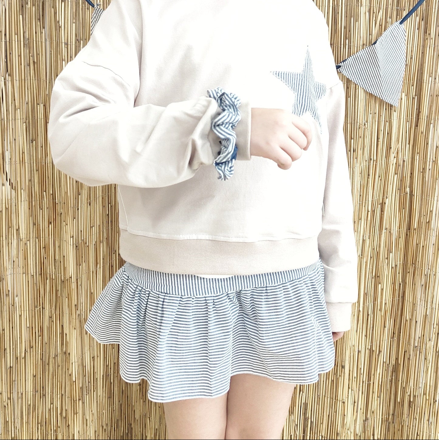 FALDA RAYAS VOLANTES AZUL Y BLANCA