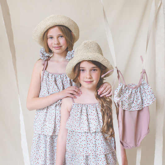 Moda sostenible- moda infantil- ropa niños y niñas- ropa bebé- primera puesta- vestido niña- chándal niño y niña- sudadera niño y niña - felpa niño y niña- moda española- moda infantil española-tiendas bonitas valencia- tienda moda infantil valencia- ropa moderna niño y niña-abrigo niño y niña- tienda ropa infantil- tienda de ropa bebé- vestido bebé-comunión- alergia niño y niña- tejido ecológico- pieles sensibles y atópicas- influencers- tendencia niños y niñas- ropa moderna- ropa con estilo